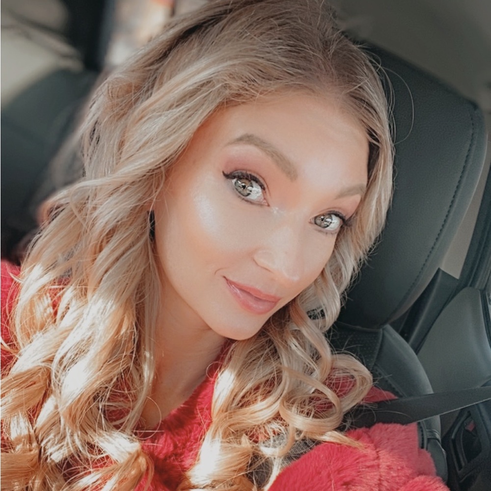 Meet your Posher, Lauren